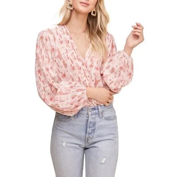 ASTR The Label Plisse pleated deep V-neck long sleeve bodysuit✨ - Picture 2 of 6